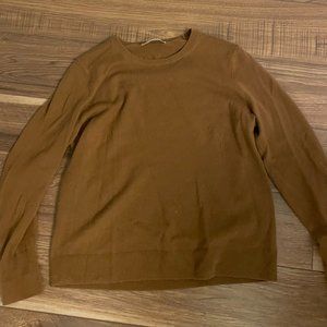 Everlane Women's Cashmere Crew size Large in color Whiskey
